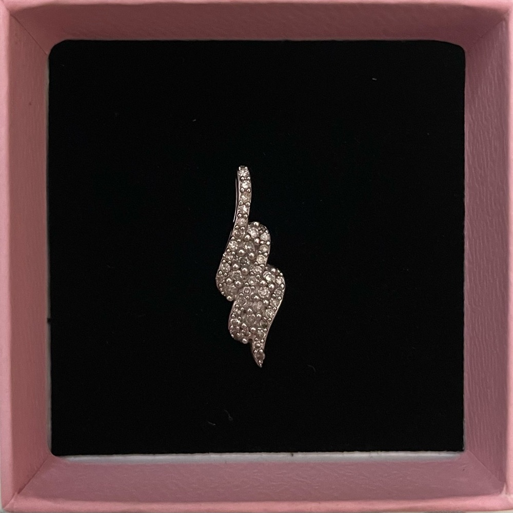 10K White Gold Pendant